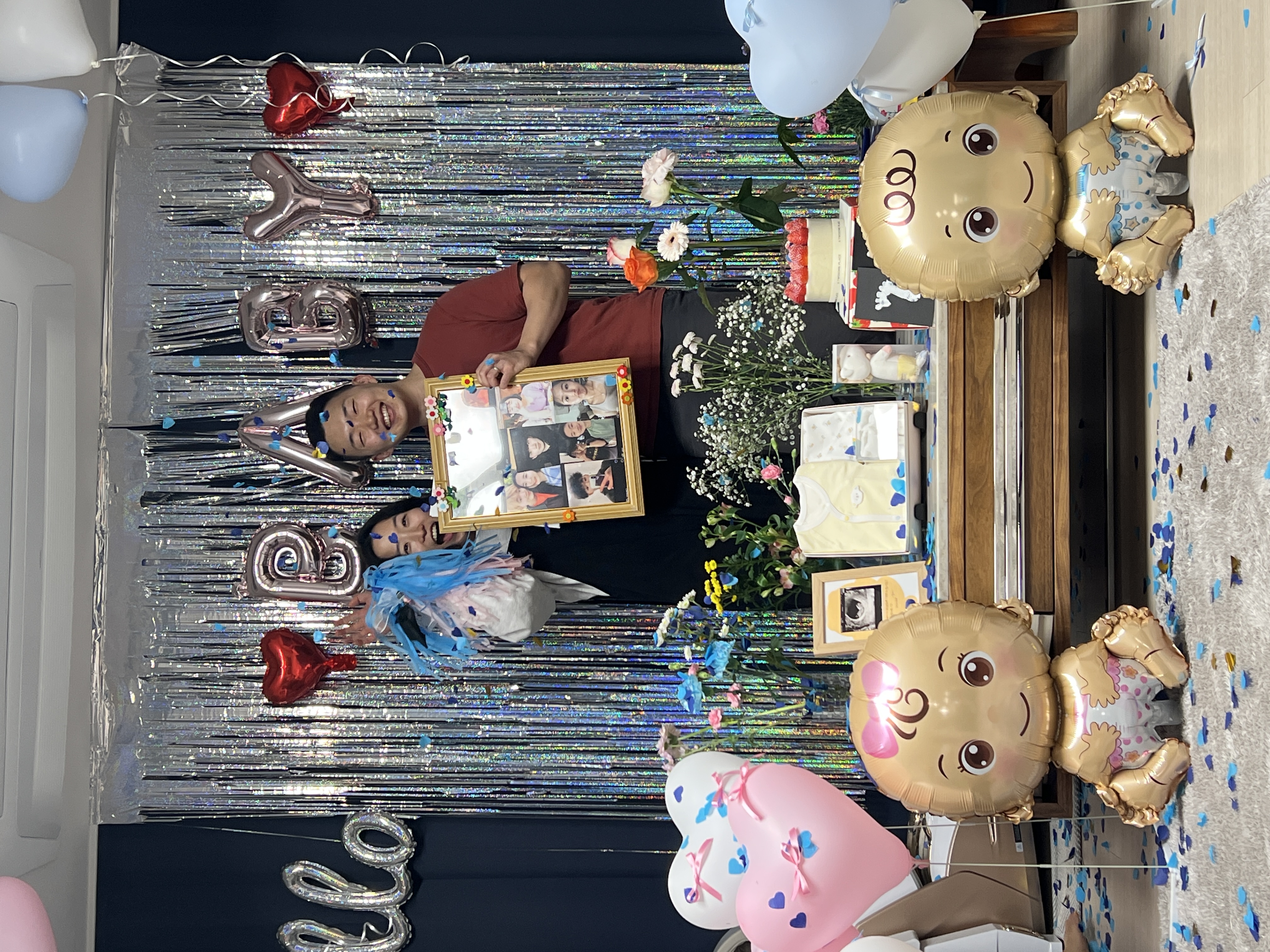 할머니, 이모할머니와 삼촌이 준비해 준 젠더 리빌 파티